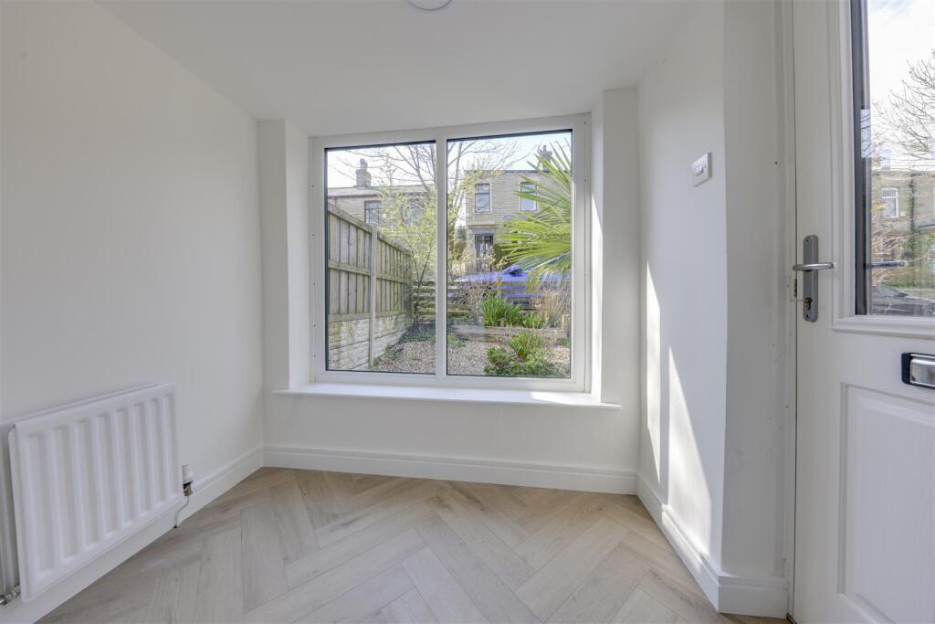 House in Oldham - View 3