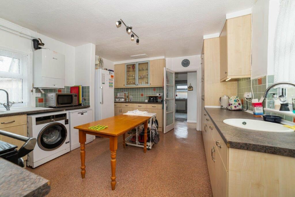 St. Davids Road, Llandudno, Conwy, LL30 photo 4