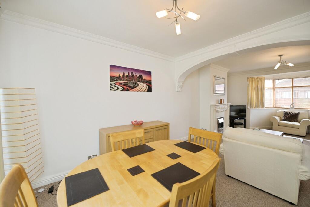 House in Romford - More