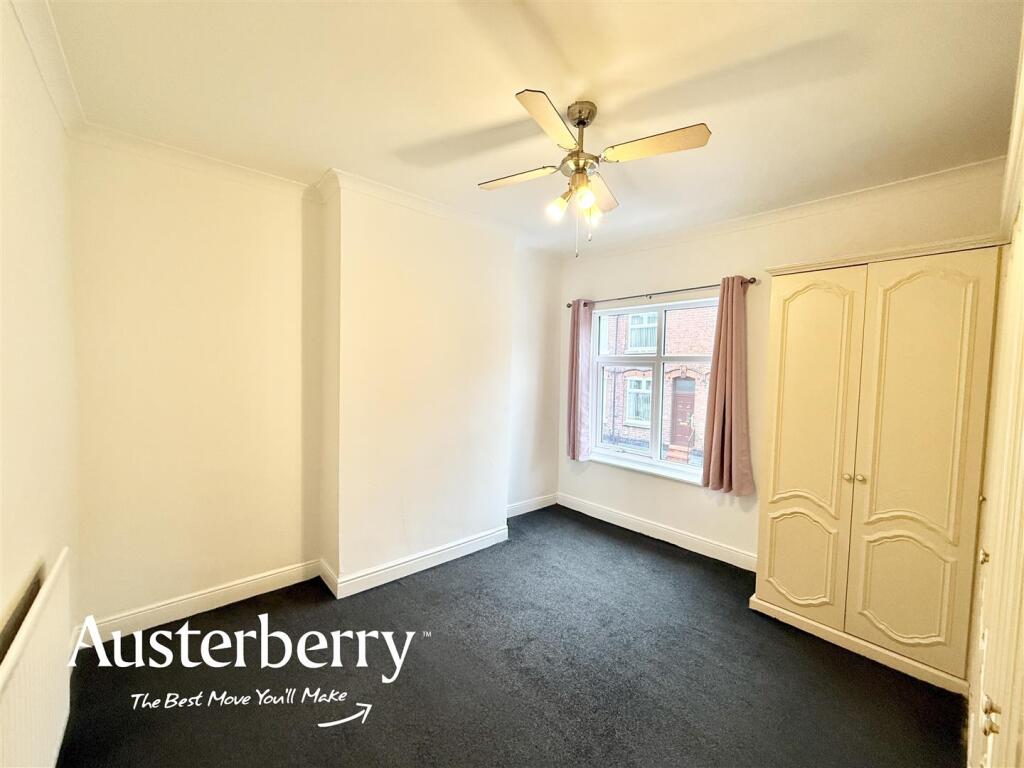 House in Stoke-on-Trent - More