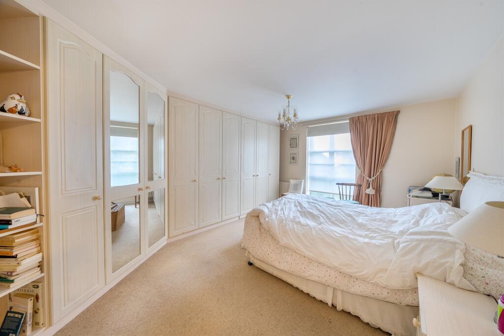 Dexter Close, St. Albans photo 4