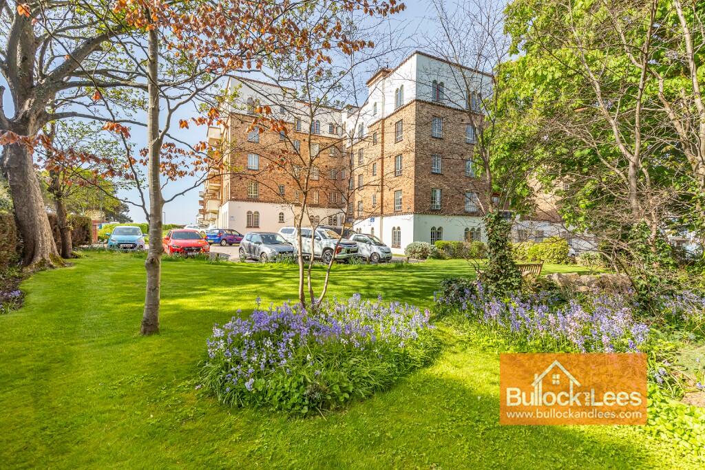 Boscombe Spa, Bournemouth, large balcony flat