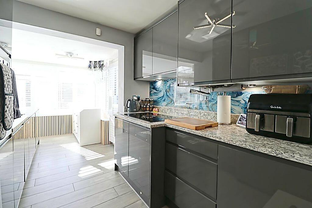 House in Southend-on-Sea - View 5