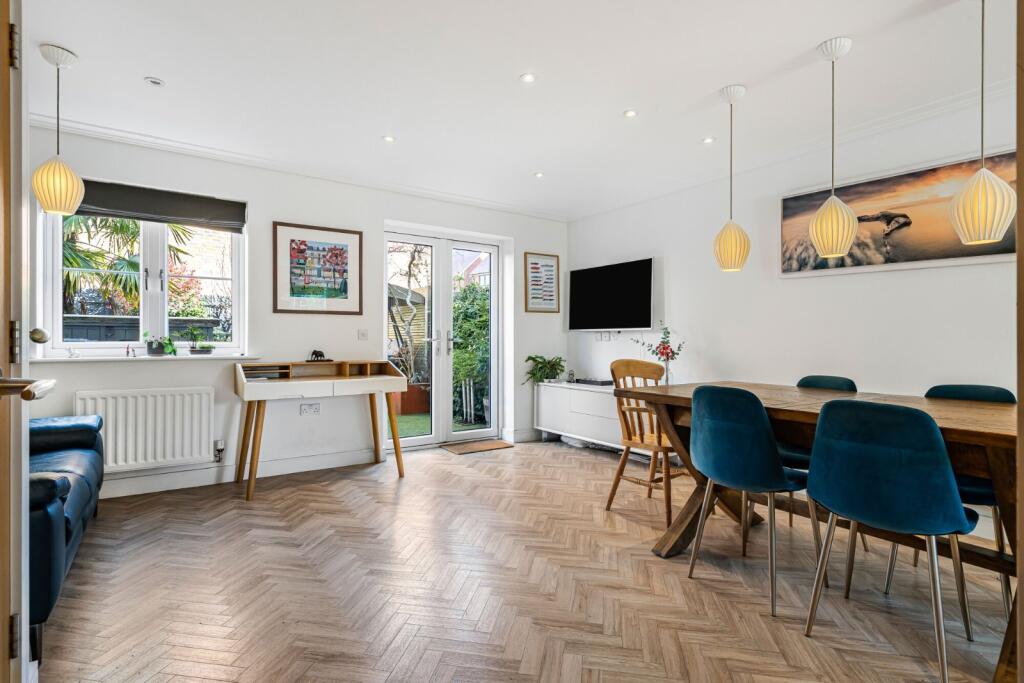 House in Waverley, Haslemere - View 3