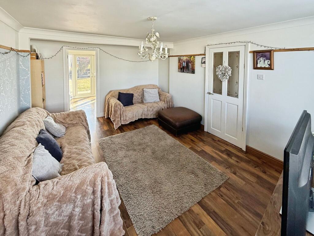 House in Thurrock, Essex - View 5
