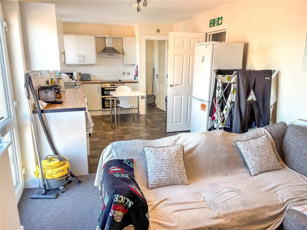 Apartment in Taunton - View 5