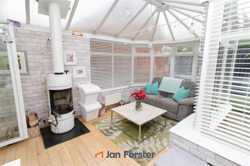 3-bed semi-detached on Edgefield, West Allotment, Newcastle Upon Tyne, £300,000
