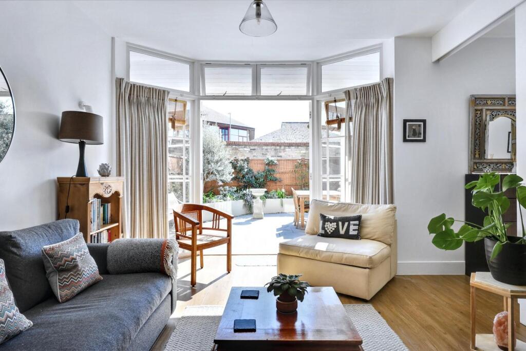 Main image of property: Maids Causeway, Cambridge