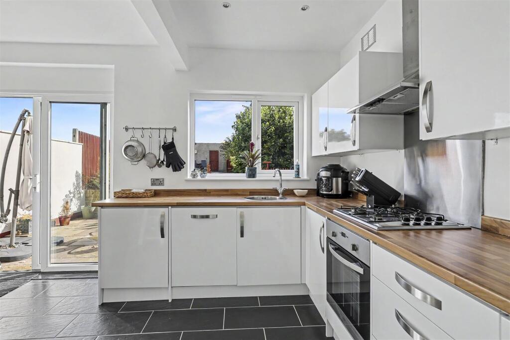 House in Epping Forest, Waltham Abbey - View 4