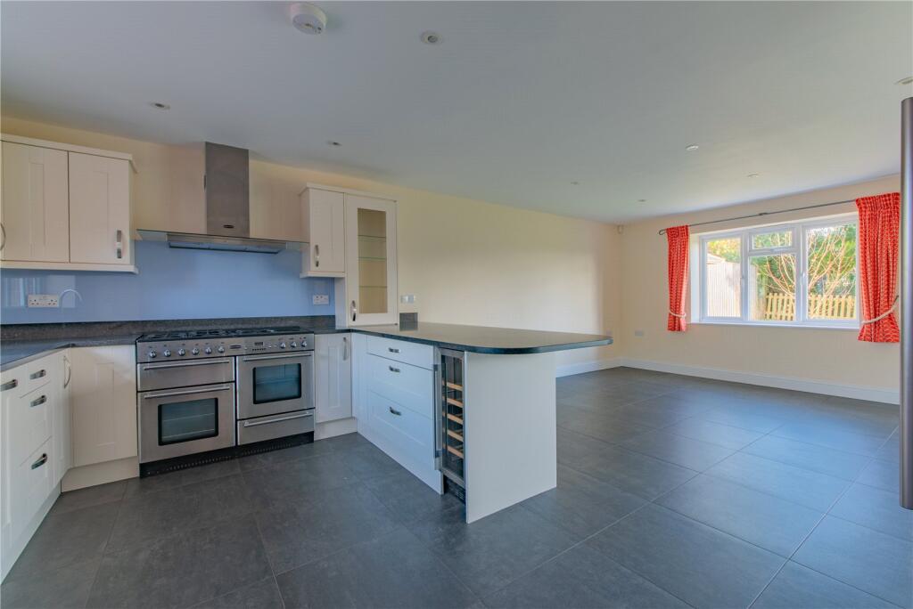 Upper Eddington, Hungerford, Berkshire, RG17 photo 2