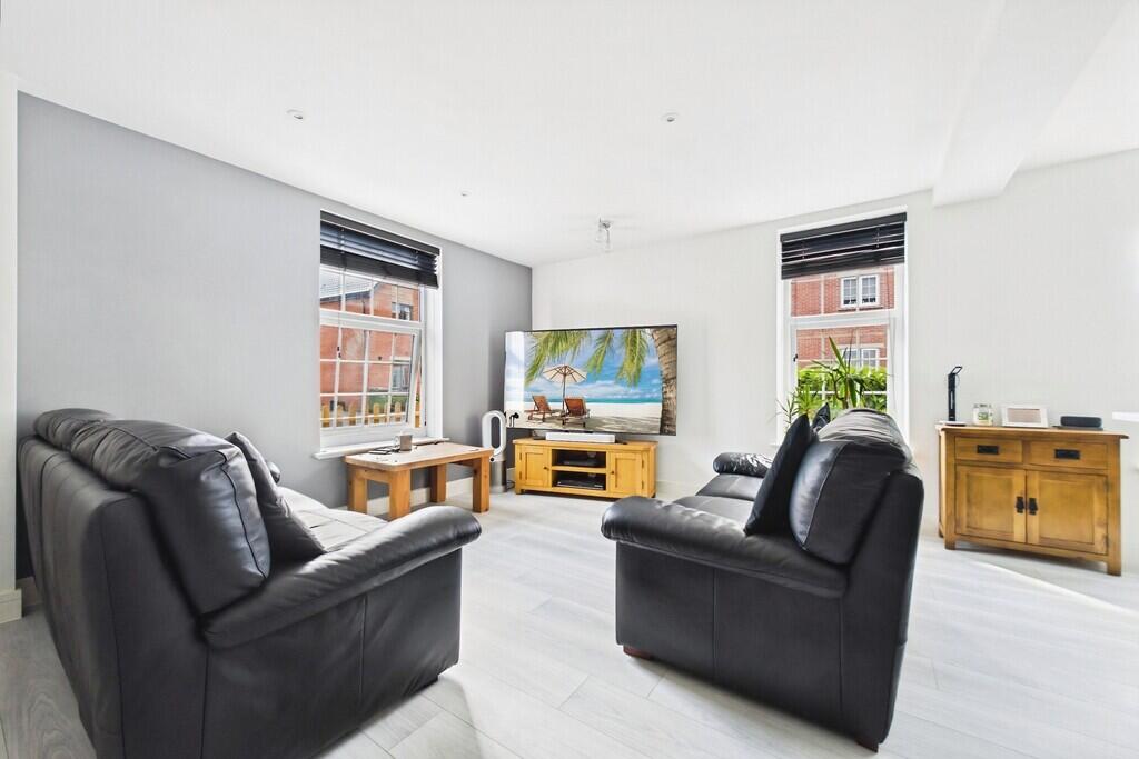Apartment in Canterbury - View 5