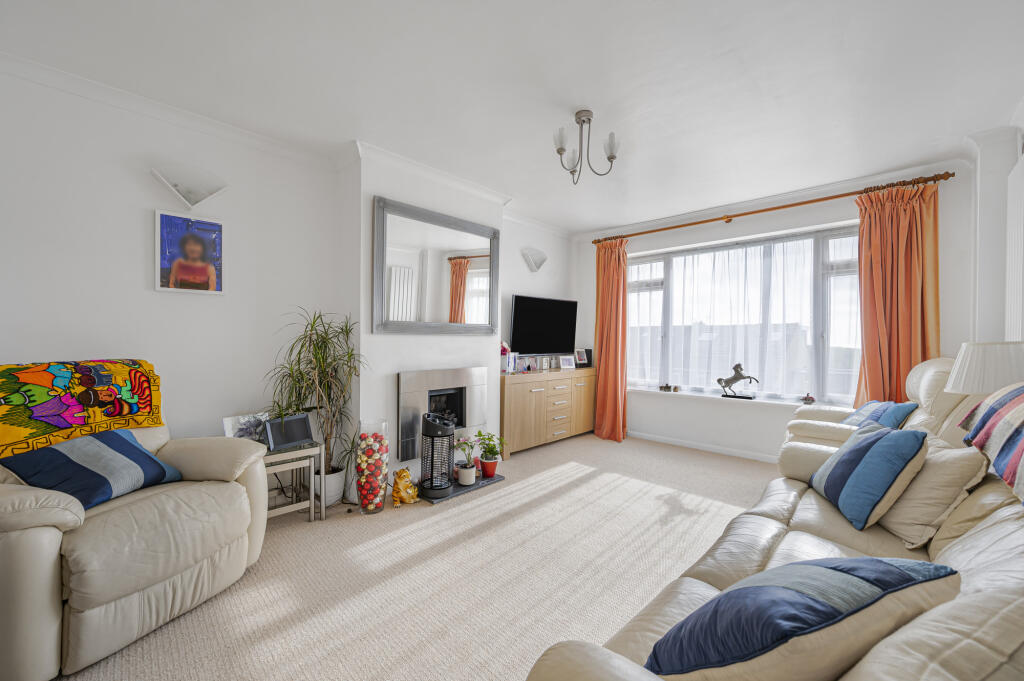 Brownleaf Road, Woodingdean, East Sussex, BN2 photo 2