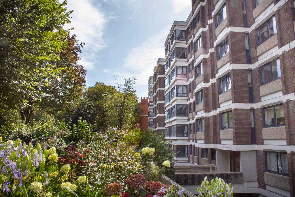 Main image of property: 3-bed Apartment with a balcony, Eaton Manor, Hove