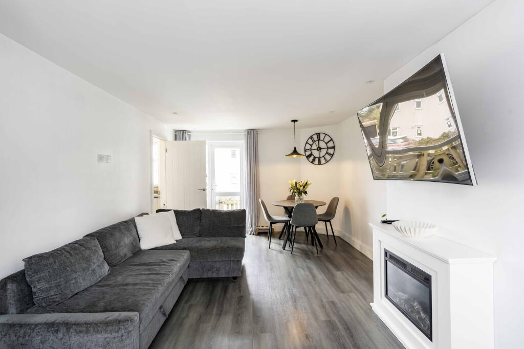 House in Weston-super-Mare, Whitecross Village - View 5