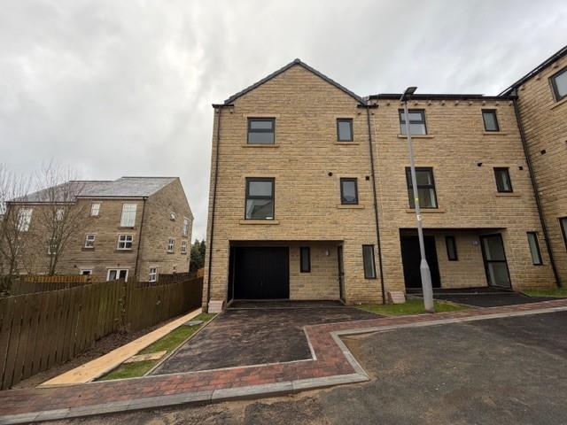 Main image of property: 19 Kinder Close, Thornton, Bradford