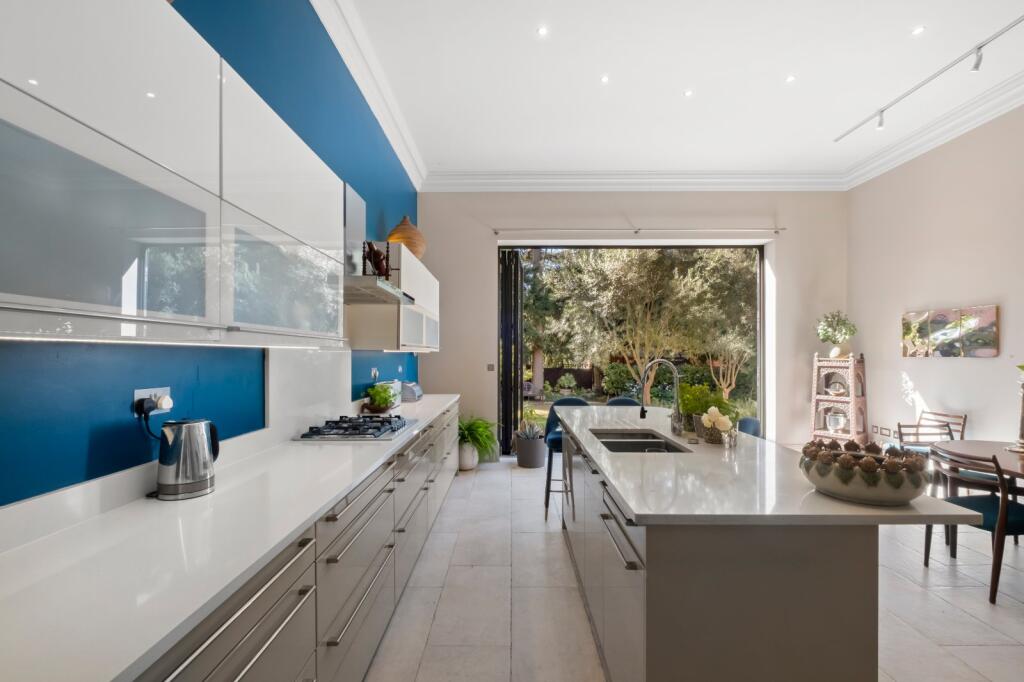 House in London - View 4