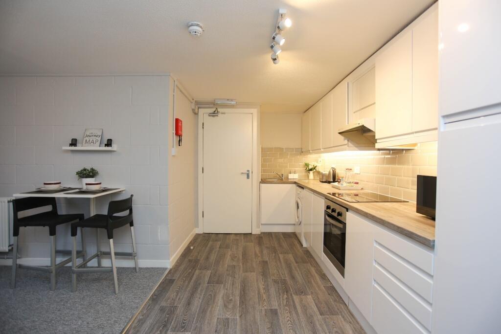 Apartment in Luton - View 4