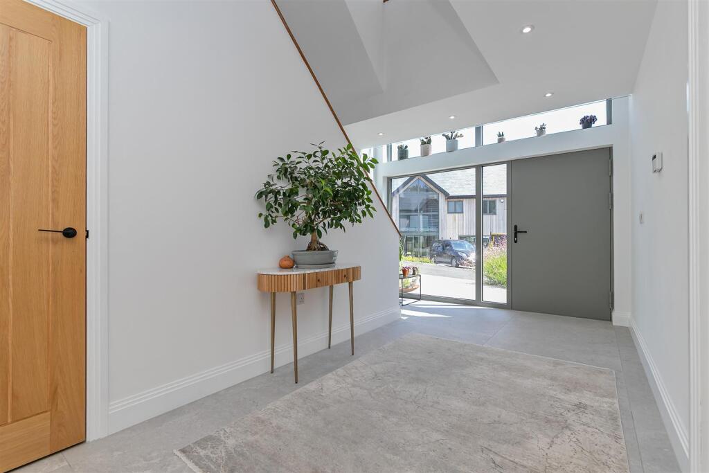 Additional image 8 of St. Albans Road, Sandridge