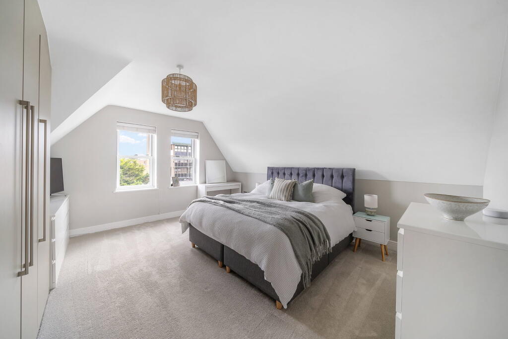 Apartment in Kingston upon Thames, Surbiton - More