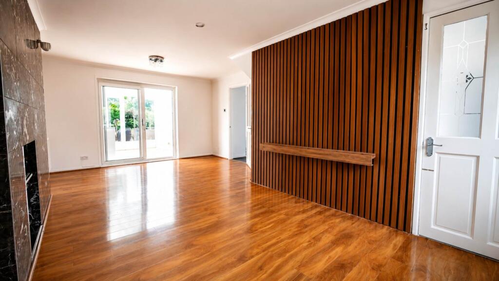 House in Welwyn Hatfield, Hertfordshire - View 2
