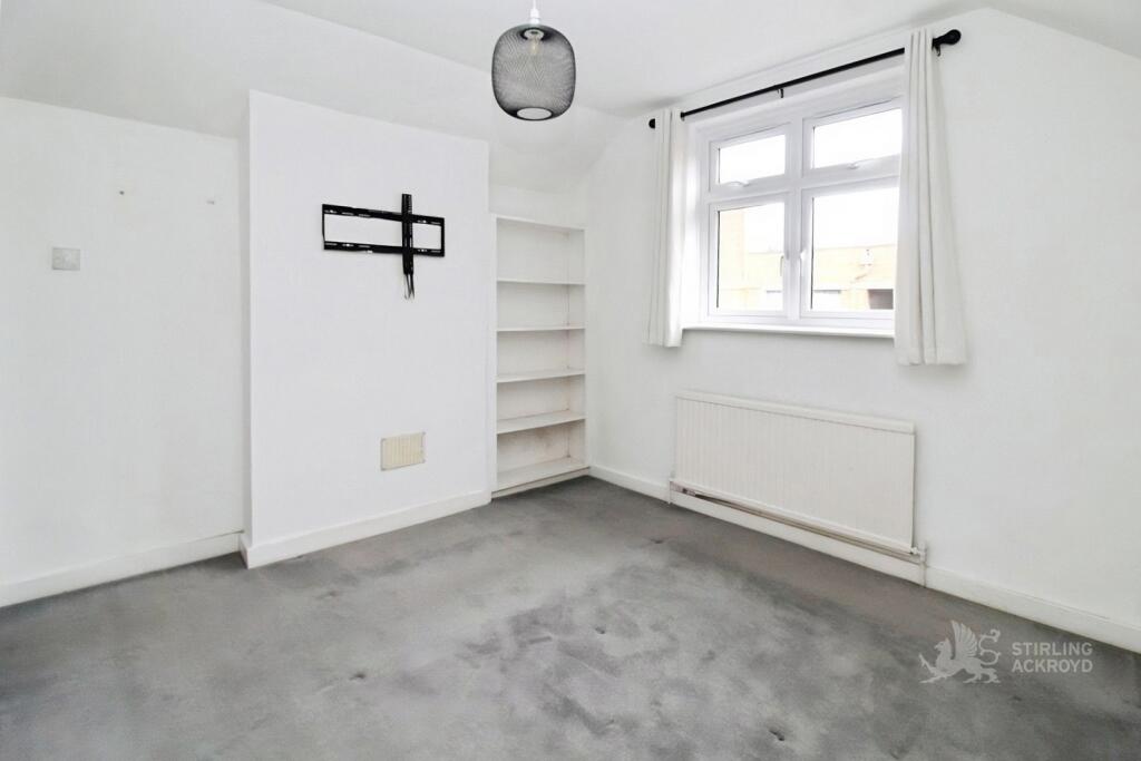 House in Croydon - View 4