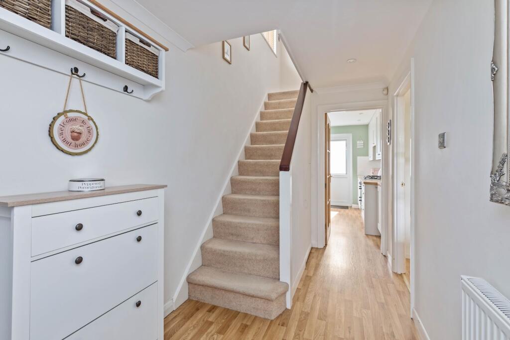 Beech Road, Horsham, RH12 photo 2