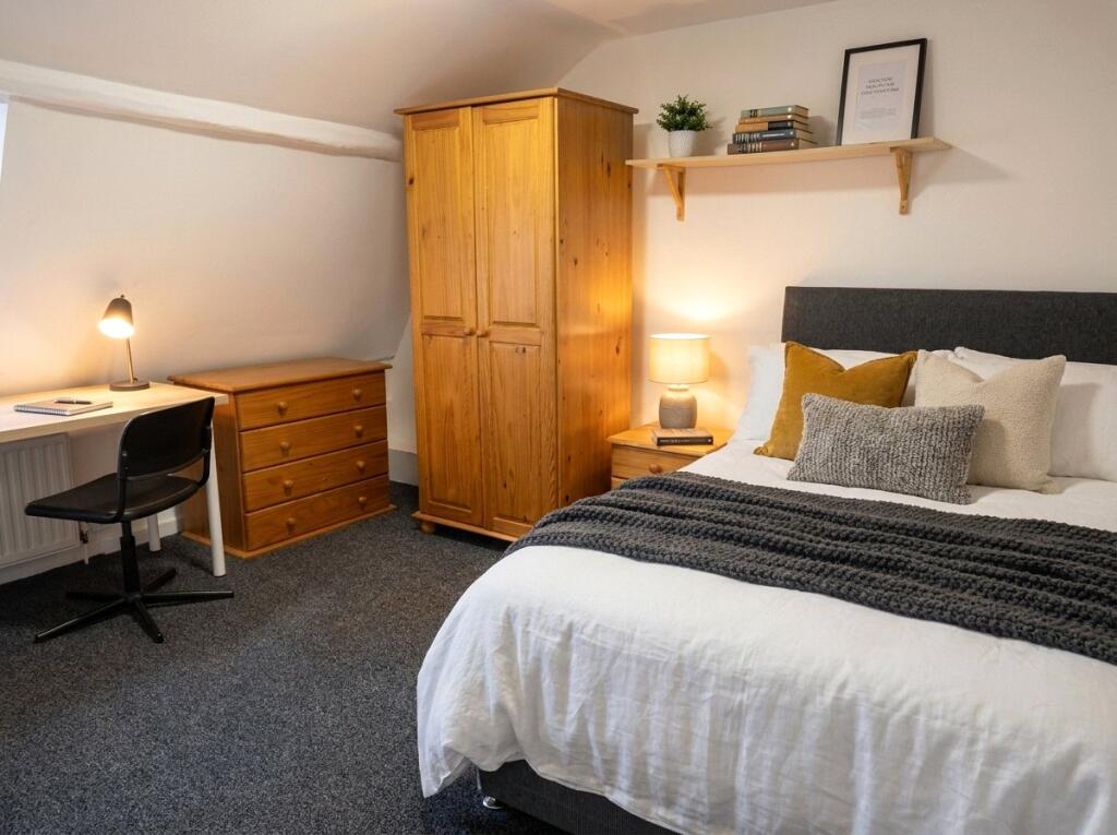 House in Bristol, Clifton Village, Hotwells - View 3