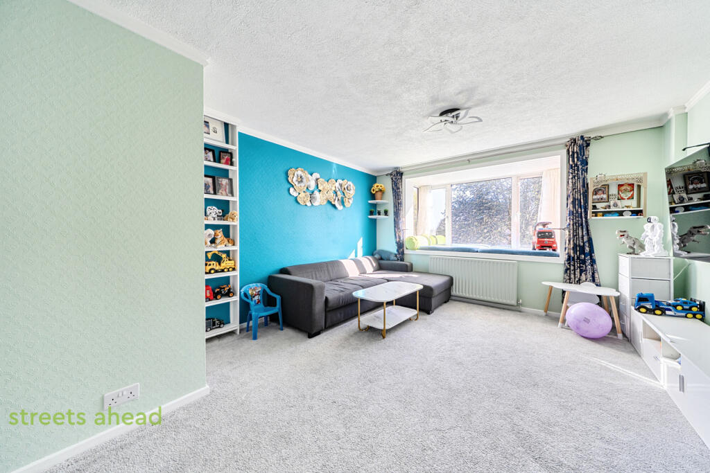 Apartment in Croydon - View 3