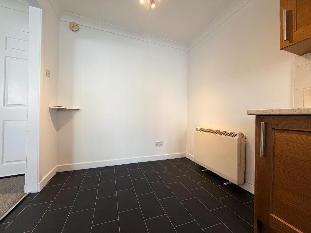 Apartment in Paisley, Carriagehill - More