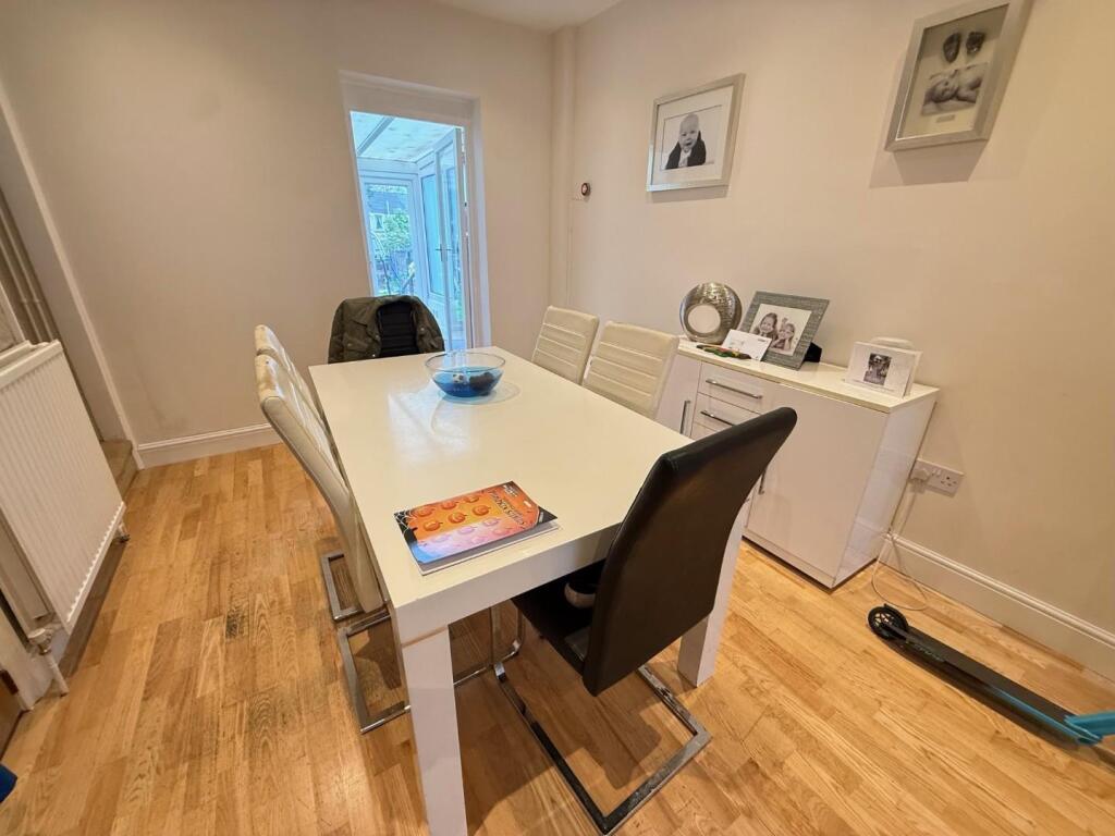 House in Northampton, West Northamptonshire - View 5