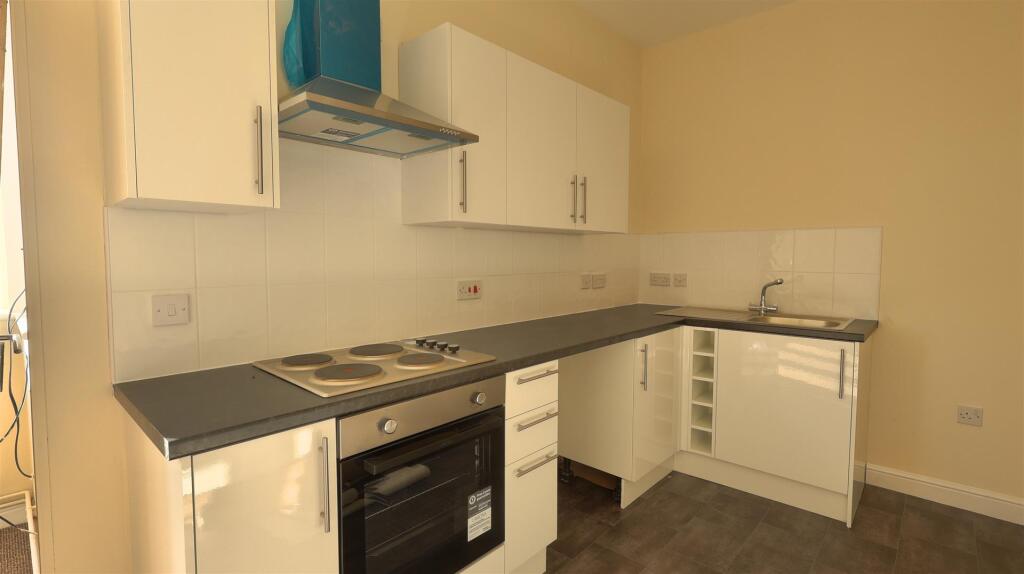 Apartment in St Helens - More