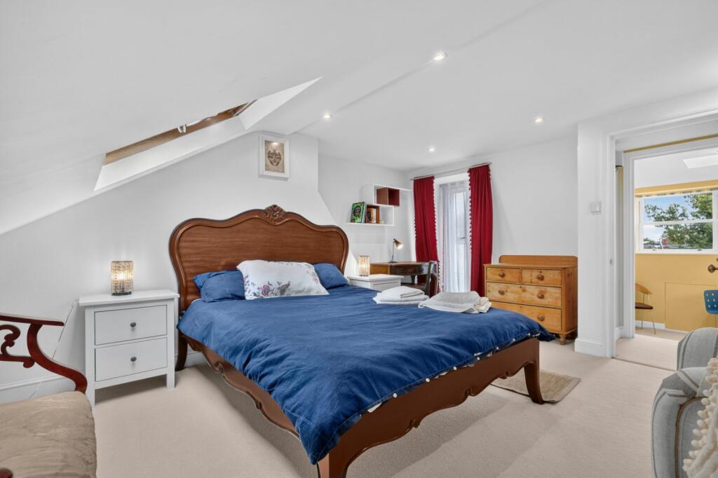 Apartment in London - View 5