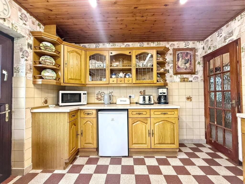 House in Staffordshire Moorlands, Cheddleton - More