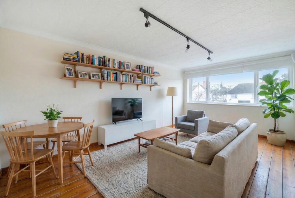 Main image of property: Cookham Road, Maidenhead, SL6