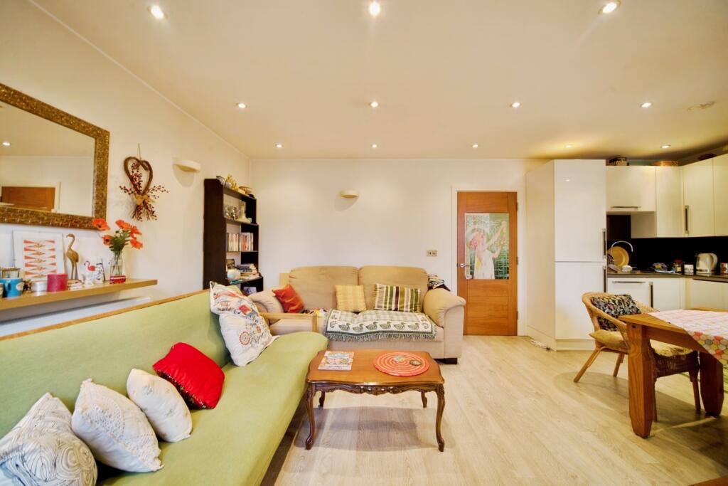 Apartment in London, Leyton - View 6