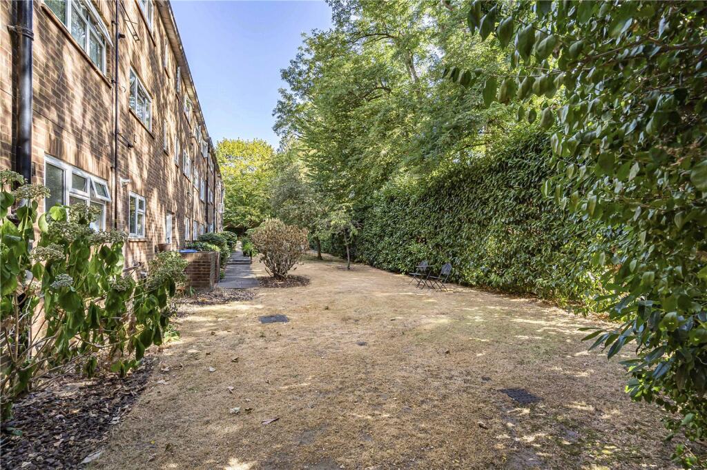 Apartment in Runnymede, Virginia Water - View 5