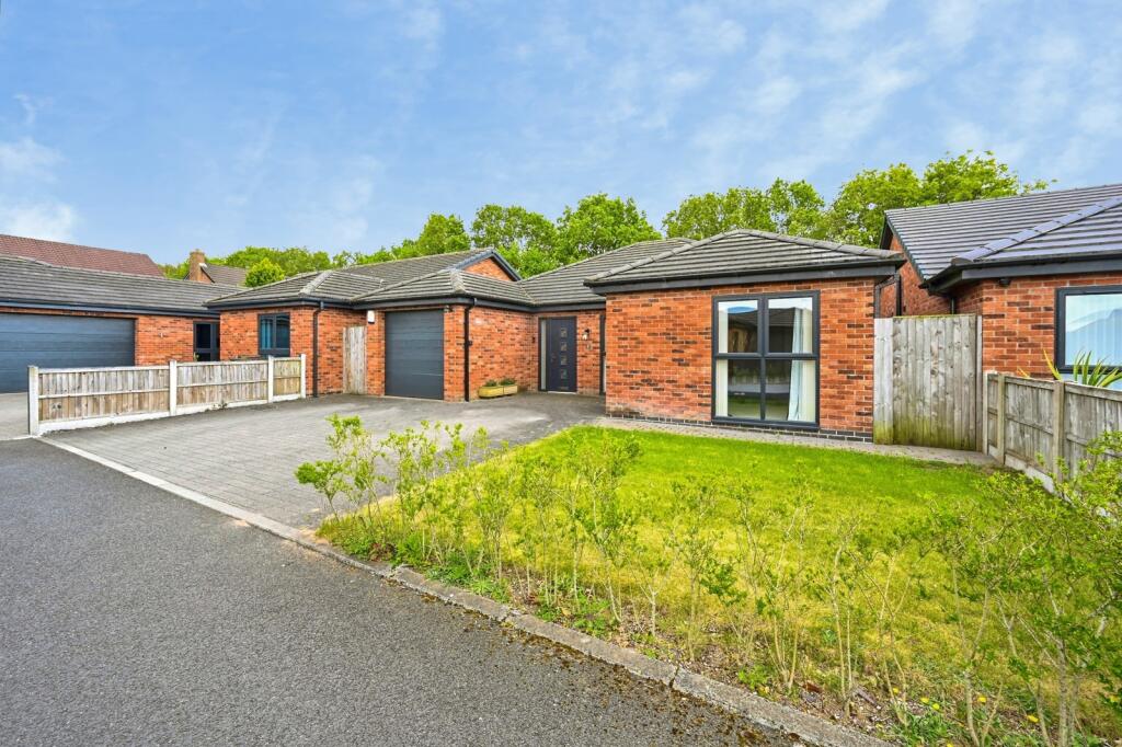 Main image of property: Bransdale Heights, Forest Town, Mansfield, Nottinghamshire, NG19