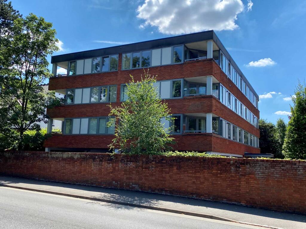 2-bed flat on St Marks Road, Henley-On-Thames, £425,000