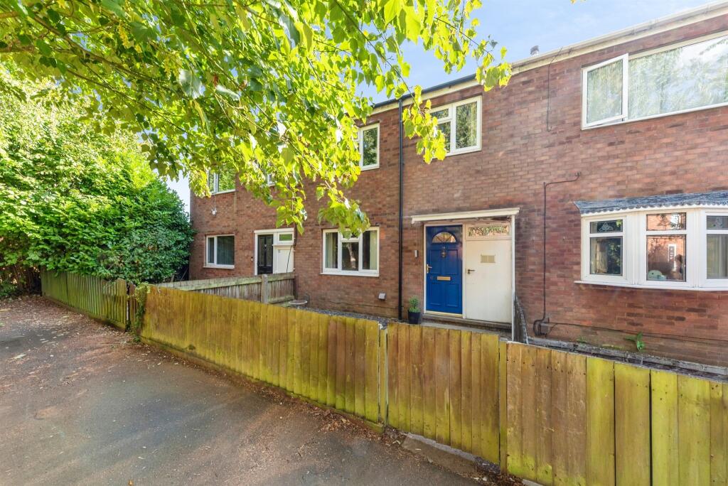 Main image of property: Hawthorn Court, Grantham