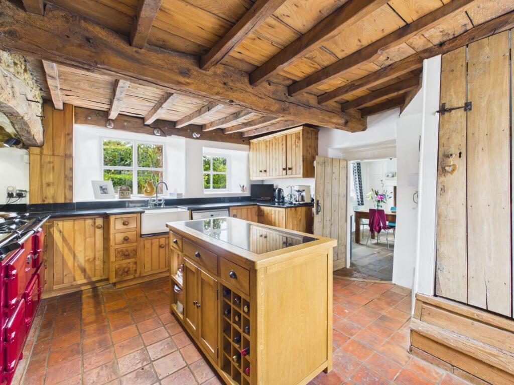 House in Mears Ashby, North Northamptonshire - More
