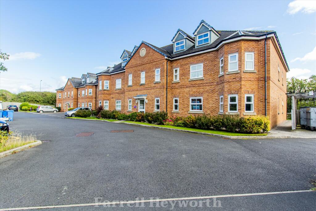 2-bed flat on Rosebank, Thornton Cleveleys, £105,000