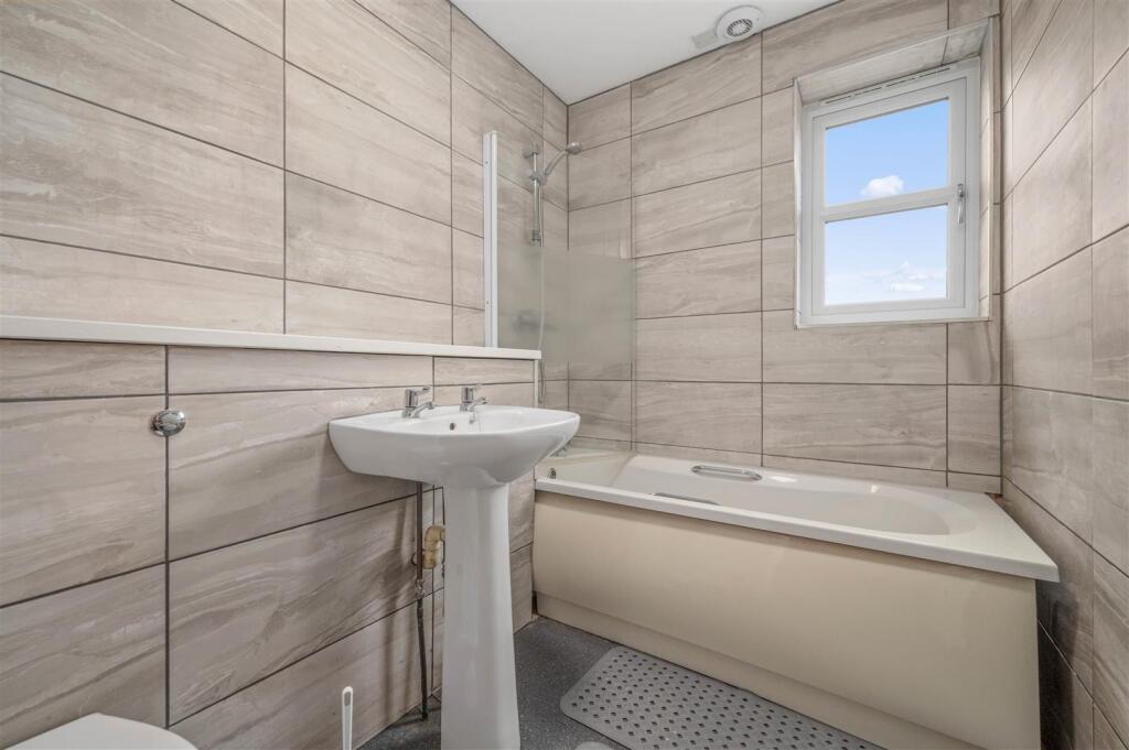 Additional image 7 of Meadow Rise, Ullenhall, Henley-In-Arden