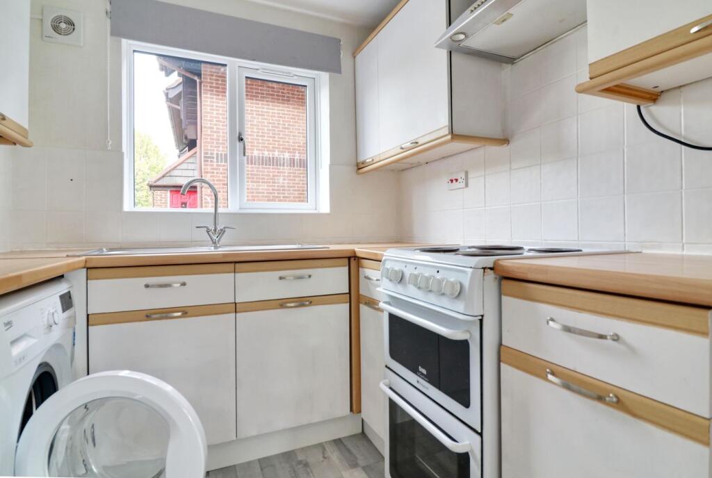 Apartment in Epping Forest, Sheering - View 3