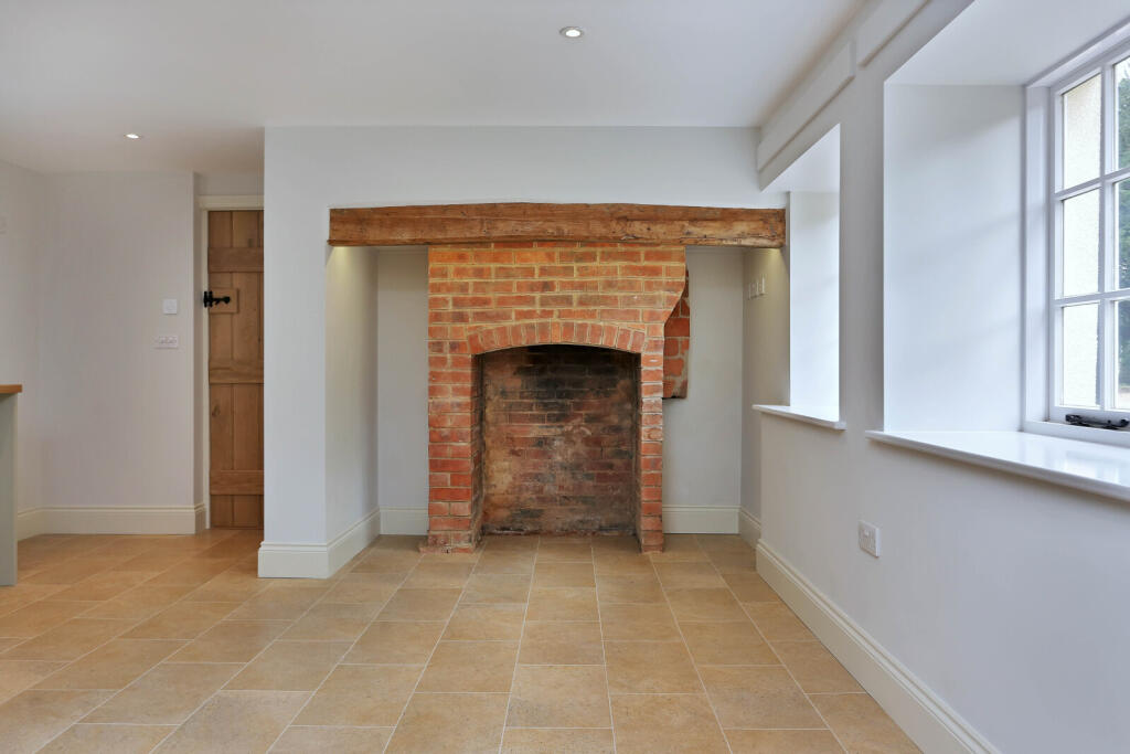 House in Northampton - View 5