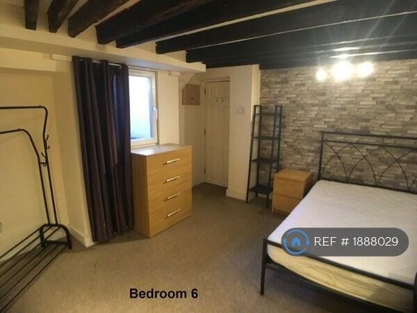 6 bedroom terraced house for rent