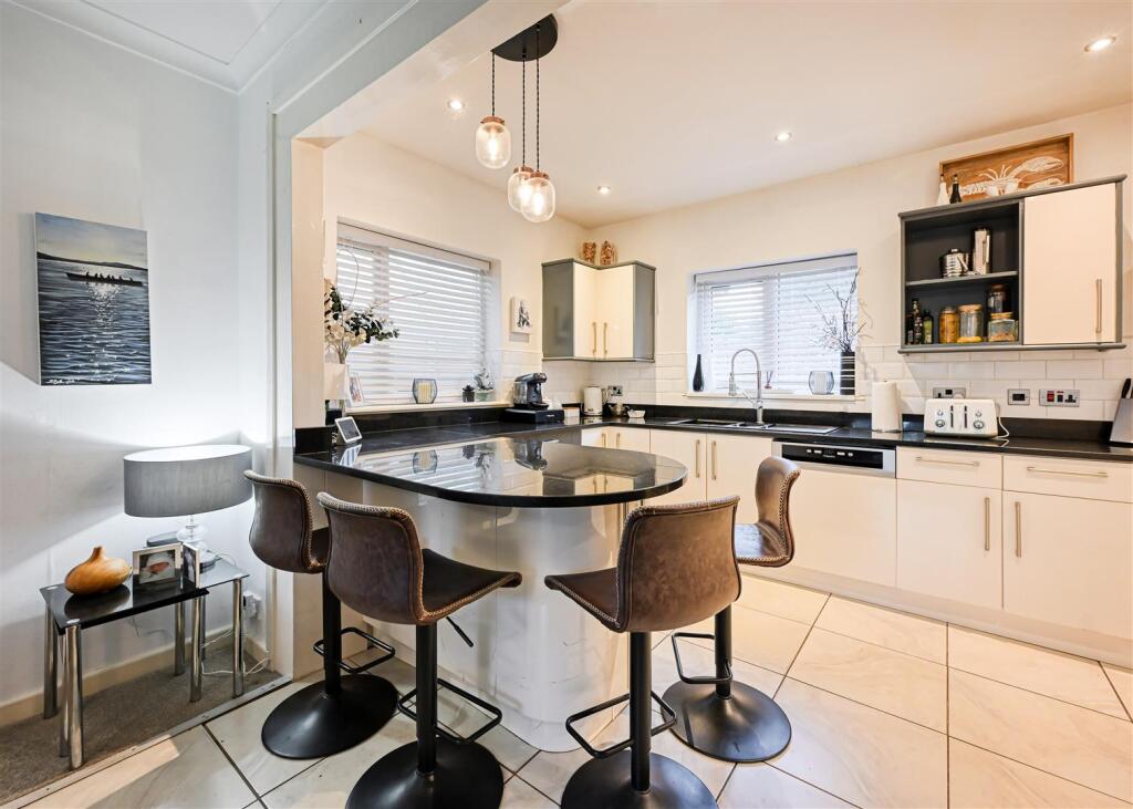 25 Clifton Road, Stockwell End, Tettenhall, WV6 9AN photo 4