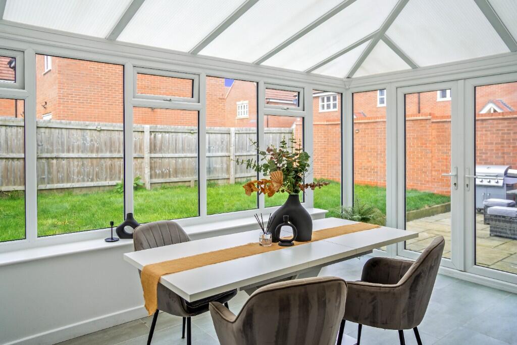 74 Robin Drive, Kibworth, LE8 0XS - View 3
