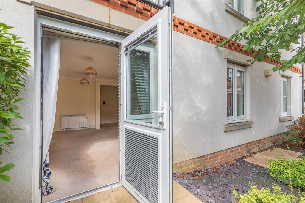 Apartment in Rushden, North Northamptonshire - View 5