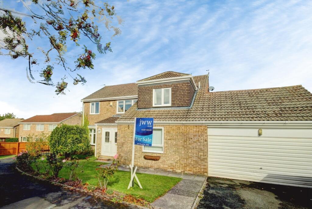 5-bed detached on Sherwood Close, Consett, County Durham, DH8, £500,000
