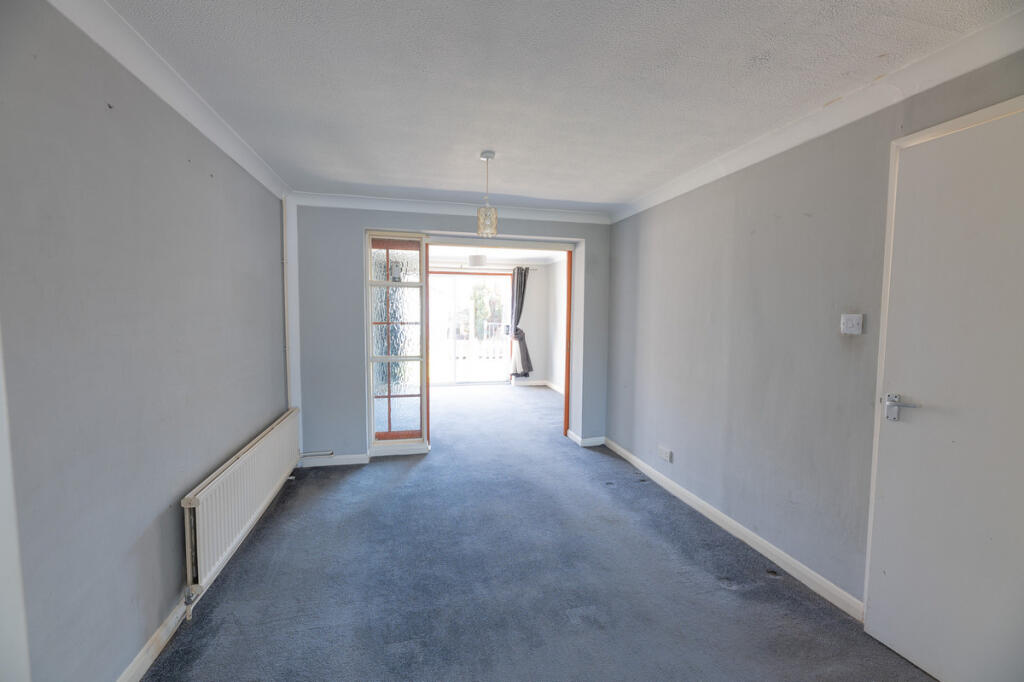 Sandpiper Close, Shoeburyness, SS3 9 photo 3